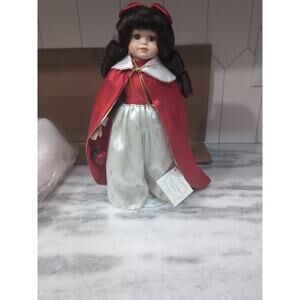 Americana Sweetheart Collection Snow White Doll, Red Cape Porcelain‎ Doll